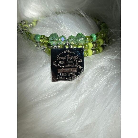 Handmade green beaded wrap bracelet/ gift for unisex/ memory wire bracelet/ - Picture 4 of 6